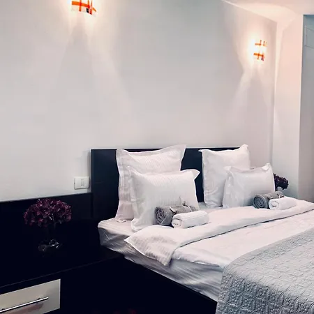 3 Rooms Unirii Square Alba Iulia 75 Bucharest Exterior photo