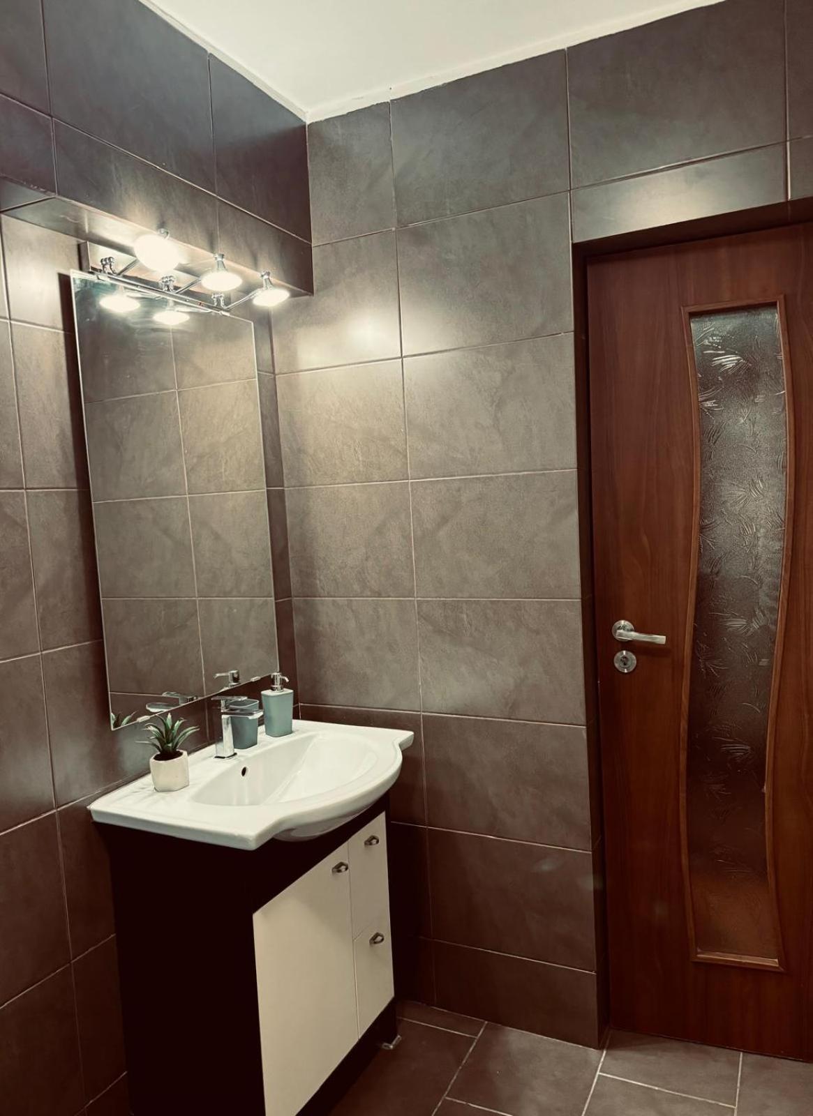 3 Unirii Square Alba Iulia 75 * Bucharest