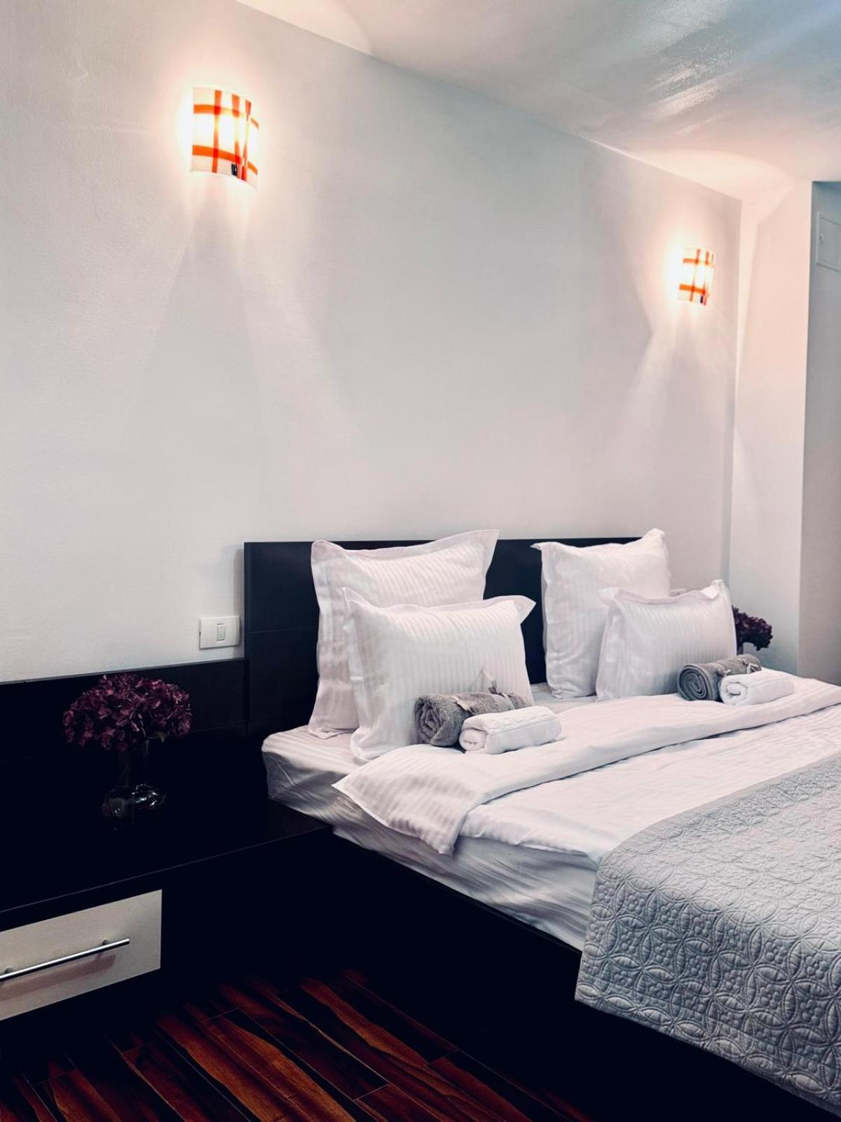 3 Unirii Square Alba Iulia 75 Bucharest